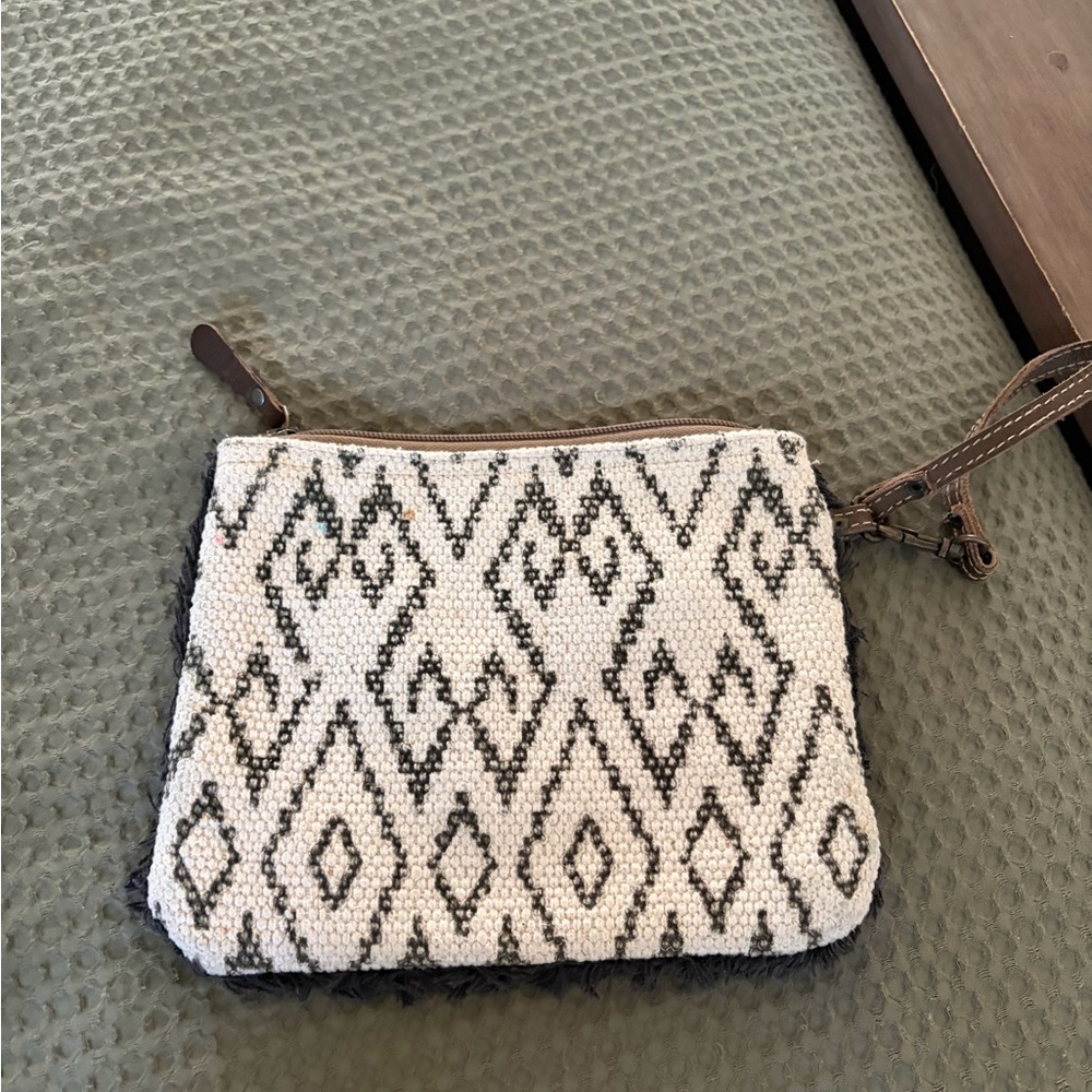 Myra Geometric Patterned Clutch - image 2